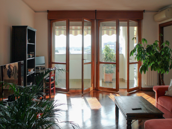 AMPIO BILOCALE CON TERRAZZO + BOX