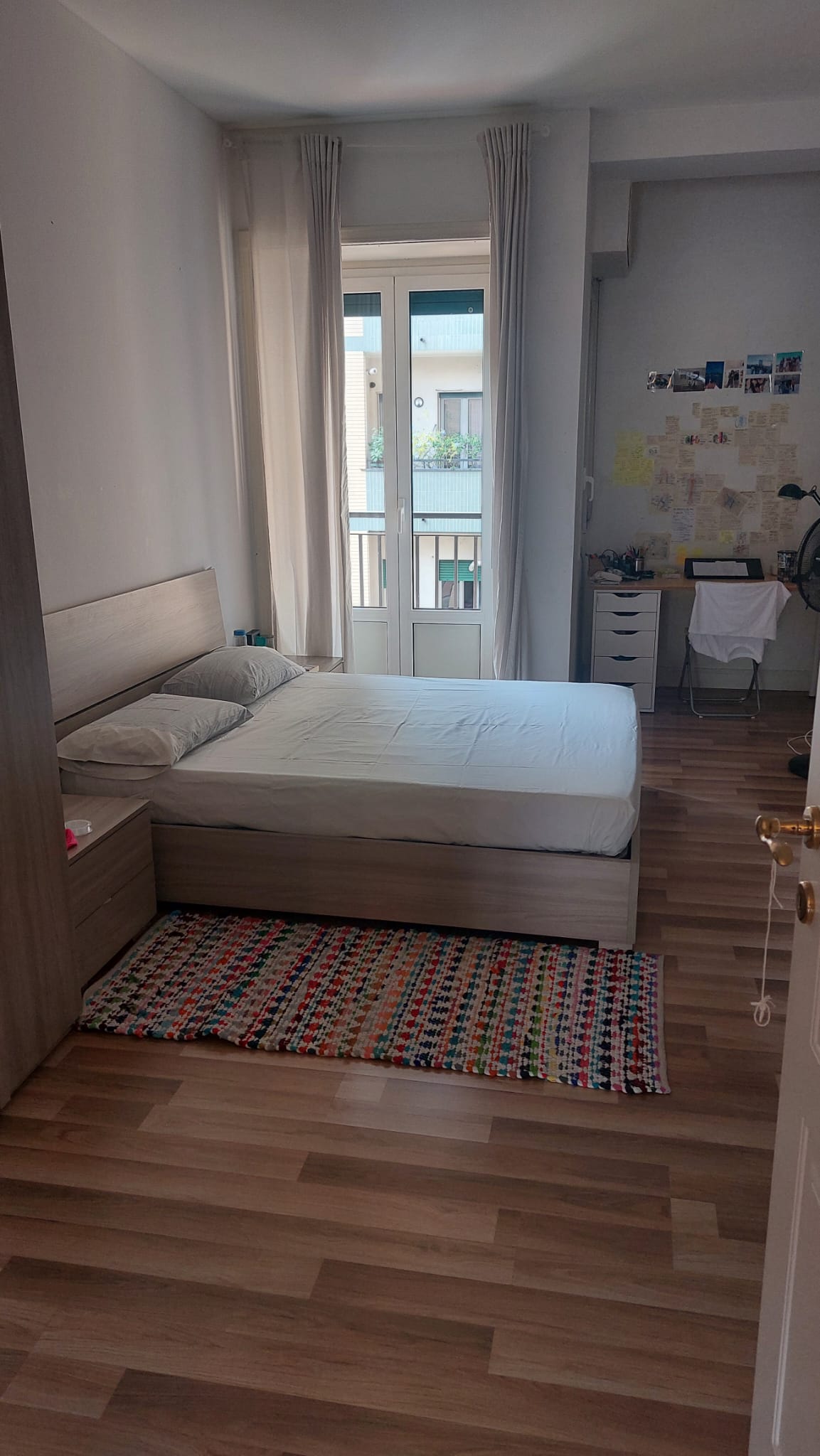 8. Prima stanza Teodosio 44 Ampio trilocale ideali per studenti – Città Studi