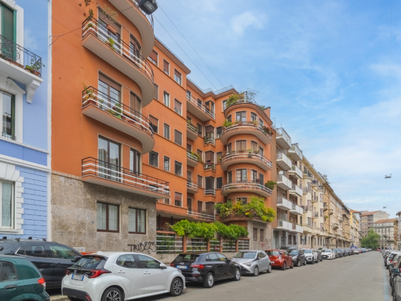Eleganza Giò Ponti: Quadrilocale Ristrutturato