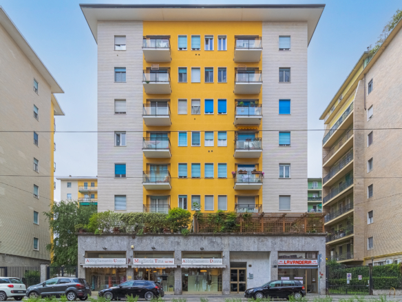 Ampio Appartamento Con Terrazzo – Via Tito Livio