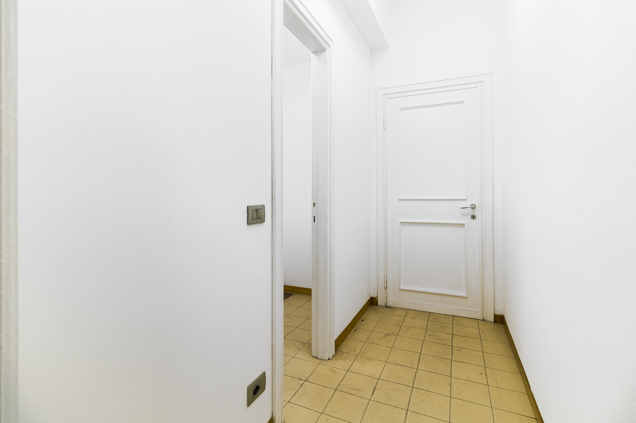 260625ViaCanova25_019 Via Canova 25 | Elegante ufficio in stabile signorile
