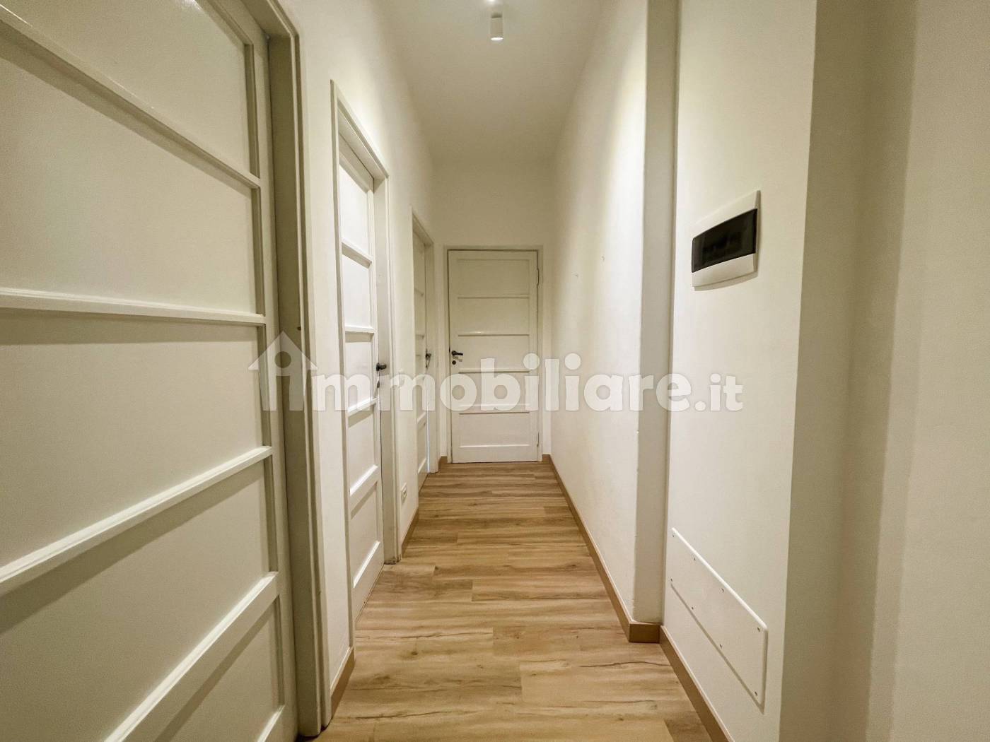 10 AFFITTO 2 LOCALI RISTRUTTURATO – ULTIMO PIANO – Città Studi