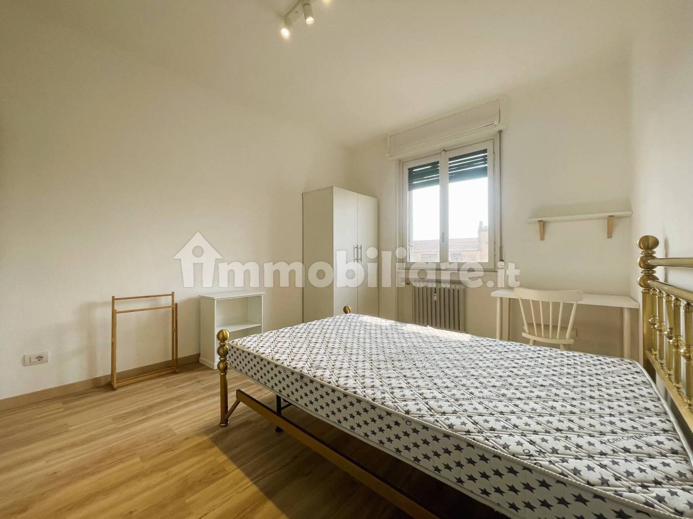 16 AFFITTO 2 LOCALI RISTRUTTURATO – ULTIMO PIANO – Città Studi