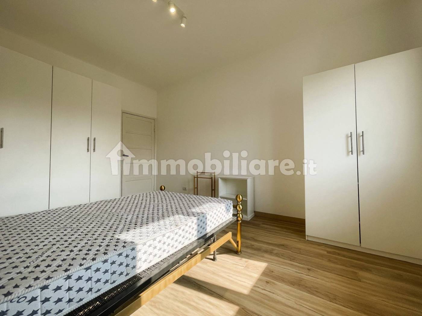 19 AFFITTO 2 LOCALI RISTRUTTURATO – ULTIMO PIANO – Città Studi