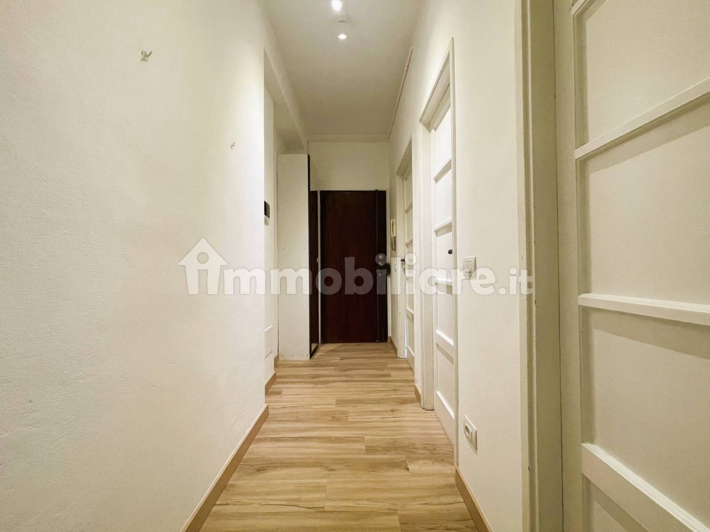 22 AFFITTO 2 LOCALI RISTRUTTURATO – ULTIMO PIANO – Città Studi