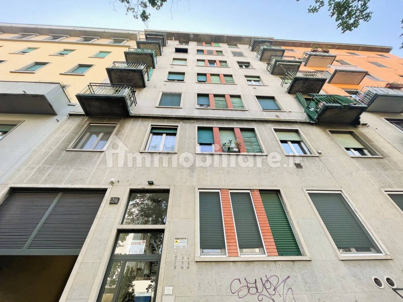 23 AFFITTO 2 LOCALI RISTRUTTURATO – ULTIMO PIANO – Città Studi